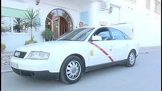 Blonde Babe Seduces Taxi Driver in Steamy Encounter