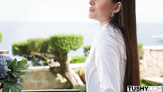 Elegant Lumi's handjob movie