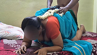 Hot Body Cheating Desi Aunty in Saree Blouse