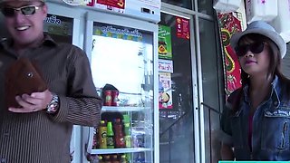 Tongue pierced Thai MILF gets picked up