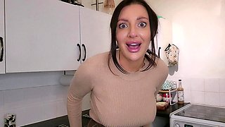 Live brunette camgirl toys masturbation orgasm on webcam