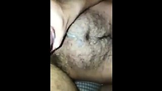 Bareback-Anal mit meinem Freund und er spritzt ab