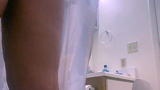 Sexynympho webcam model uses toy on clit to masturbate