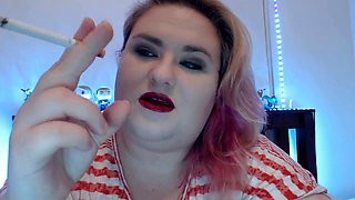 Sexy smoker Laladelilah plays a JOI game