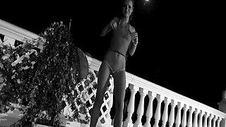 553 Miluska Night Masturbation at the Pool