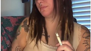 Deep inhales and French tricks in a steamy solo session