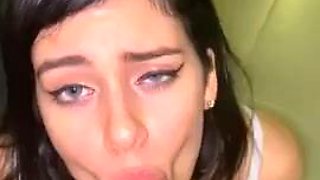 Eva Martinez: Public Vibrates (Uma Zex)