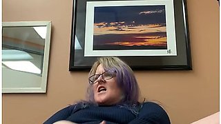 Sneaky Milf Masturbates While Waiting For Doctor In Office