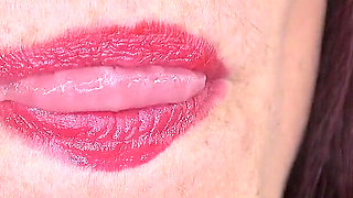 Mouth fetish clip with ali bordeaux fullhd - Inside my mouth