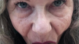 Sexy Mature Wife Sucks and Swallows! Maxxximummilf