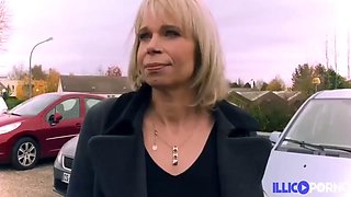 Blonde Cougar Stepmom Isabelle Takes Anal Pounding in Car