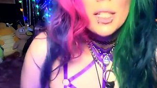 Blonde solo jerking off