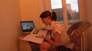 College chicks get smashed by their friends - DVD