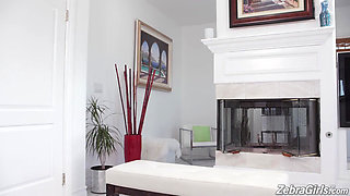 Kyler Quinn and Busty ebony Nia Nacci have interracial lesbian sex in the bathroom