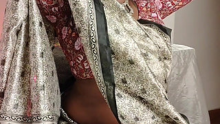 Aunty Ilaria Lets You Worship Her Hairy Armpit