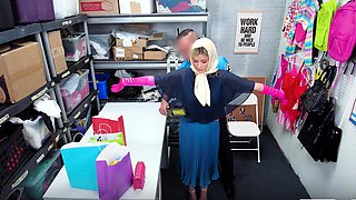 Shoplifter Ellie Tay sucks her way out of trouble