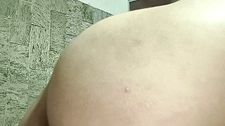 Pregnant Woman Records Video Doing Fisting, Shoving Big Dildo and Bottle in Her Pussy