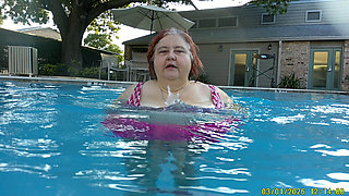 Big Beauty Nurse Vicki Shows off Her Water Shoes and