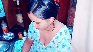 big sister was angry, we shared single bed, full Hindi Audio