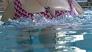 Som Under Water Fun with You Sexy Big Beauty Nurse Vicki