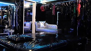 manyvids.  .  .  .alissa.noir.rubber.bitches