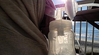 Cumshot amateur MILF suck and jerks dude in the bedroom