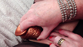 Busty MILF Ladylesley Rips Her Pantyhose to Cum.!