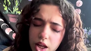 Flexible pale brunette with foot fetish does hot footjob