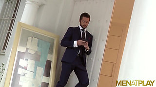 MENATPLAY - Latino Enzo Rimenez fucks well suited businessman
