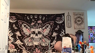 73 Giantess Cooks in Her Tiny Kitchen - French Toast