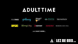 LEZ BE BAD - Bikini Ameena Green & Scarlette Moon's Tanning Session Turns Into FINGERING & SQUIRTING