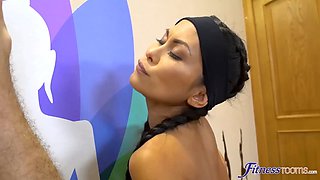 Little asian and the yoga schoolteacher - gym rooms