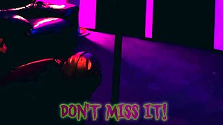 Seductive mistress fulfills all ass and foot fetish