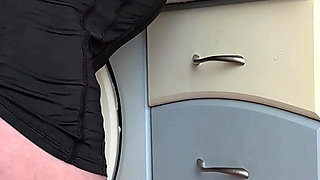 My Lover Ejaculates Into Me in the Kitchen While I'm Pregnant