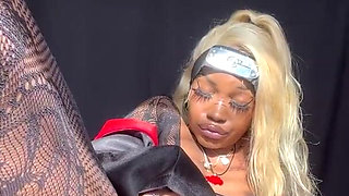 Ebony Deidara Squirts