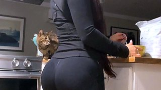 Hot amateur webcam teen masturbates for their fans