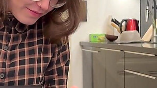Mari Galore Unboxes a Fucking Machine with Her Boyfriend