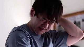 Amateur Asian gives amazing blowjob