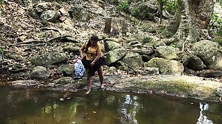 Beautiful Bhabhi Caught Bathing Outside Indian Sex
