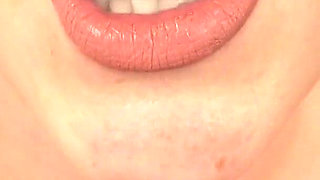Giantess Sets a Tiny Trap