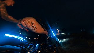 Amateur fetish big booty bitch riding with her bum