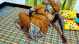 Desi chick enjoys a relaxing bath